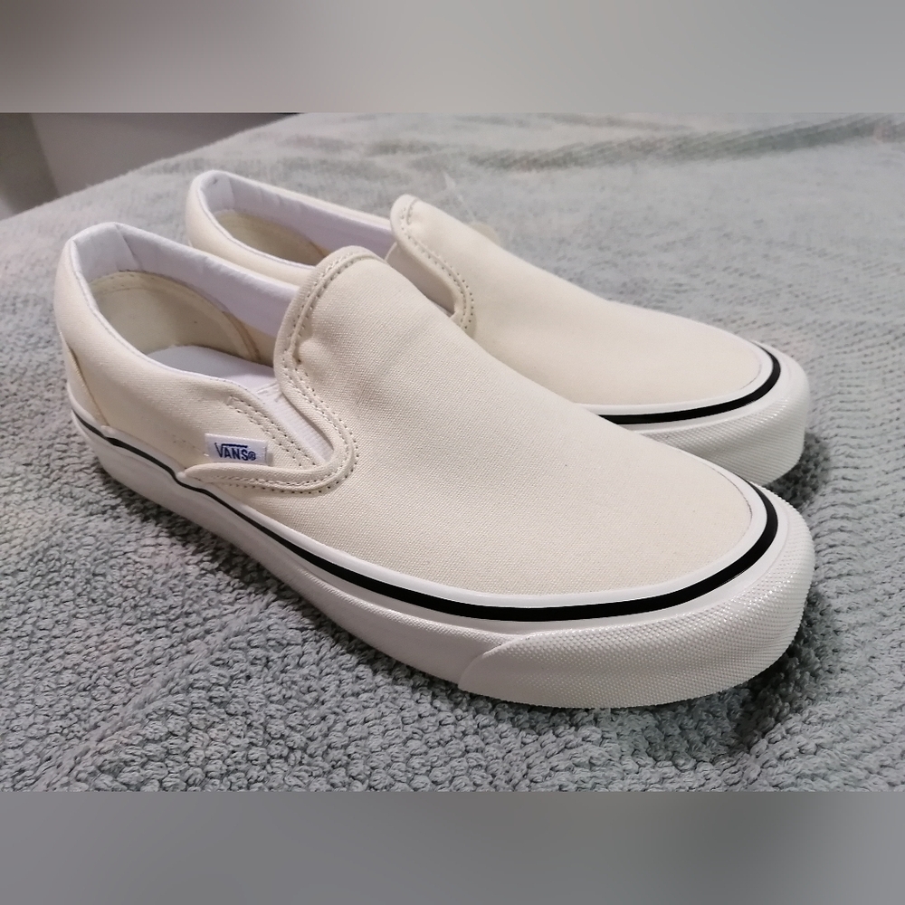 Vans - Unisex Classic Slip-On 98 DX Anaheim Factory Shoes